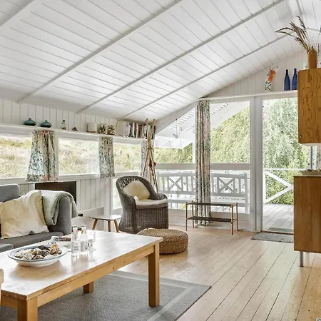 Tziki Holiday home *